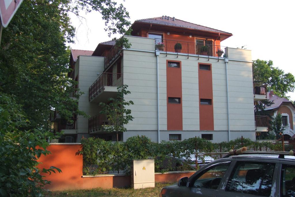 Villa Palazzo Apartments Siófok Buitenkant foto