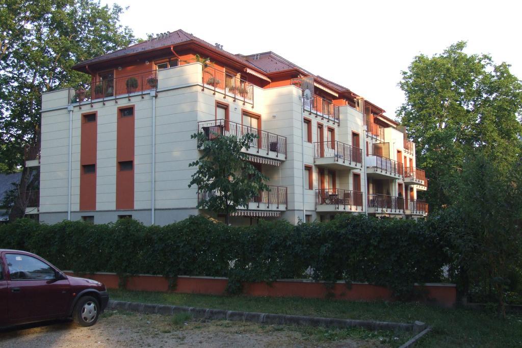 Villa Palazzo Apartments Siófok Buitenkant foto